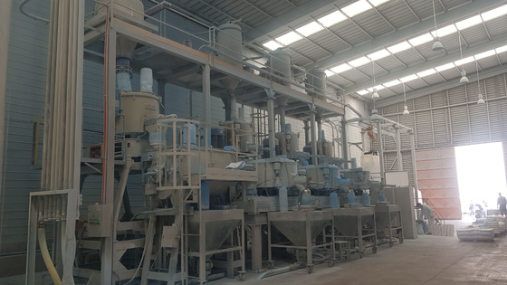 Hệ thống băng tải cân trộn bột hoàn toàn tự động cho ép đùn ống nhựa PVC
