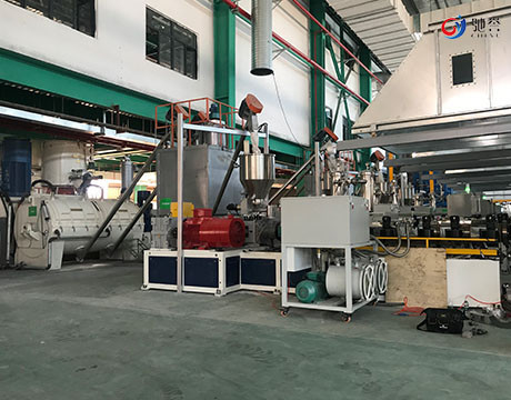 Hệ thống băng tải cấp liệu tự động cho máy trộn bột và máy đùn PVC