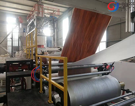 Hệ thống băng tải trộn cấp liệu tự động cho dây chuyền đùn hồ sơ khung cửa WPC